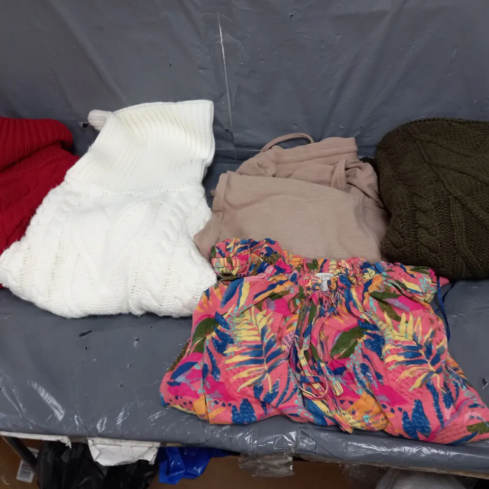 BOX OF APPROXIMATELY 10 ASSORTED PIECES OF CLOTHING IN VARIOUS STYLES, SIZES, AND BRANDS 