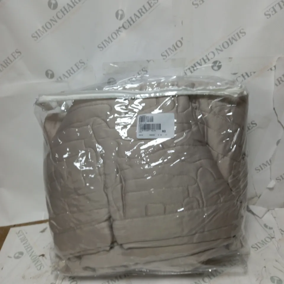 KELLY HOPPEN ABSTRACT GEO BEDSPREAD AND SET OF 2 SHAMS, TAUPE, KINGSIZE