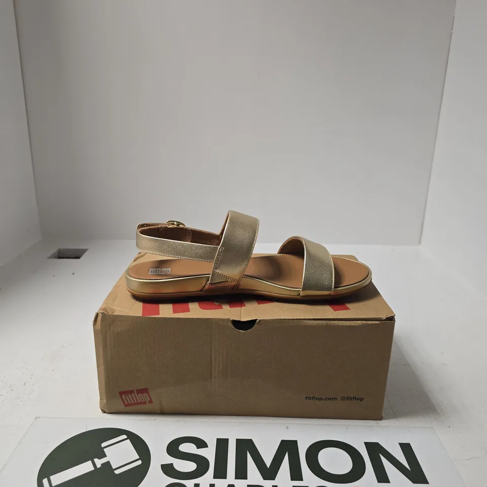 BOXED PAIR OF FITFLOP GRACIE LEATHER SANDALS SIZE UK 7