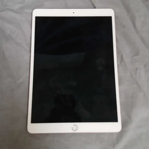 APPLE IPAD – SILVER TABLET, MODEL A1701