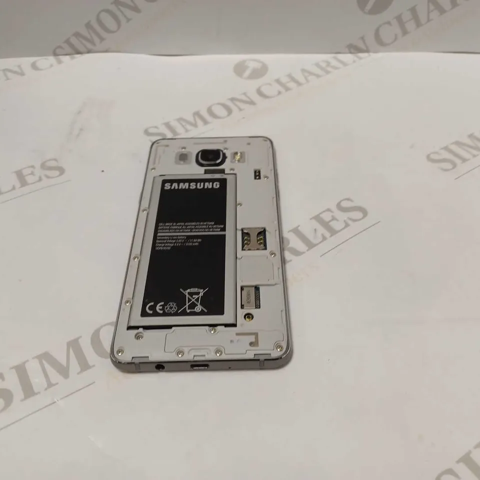 SAMSUNG GALAXY J5