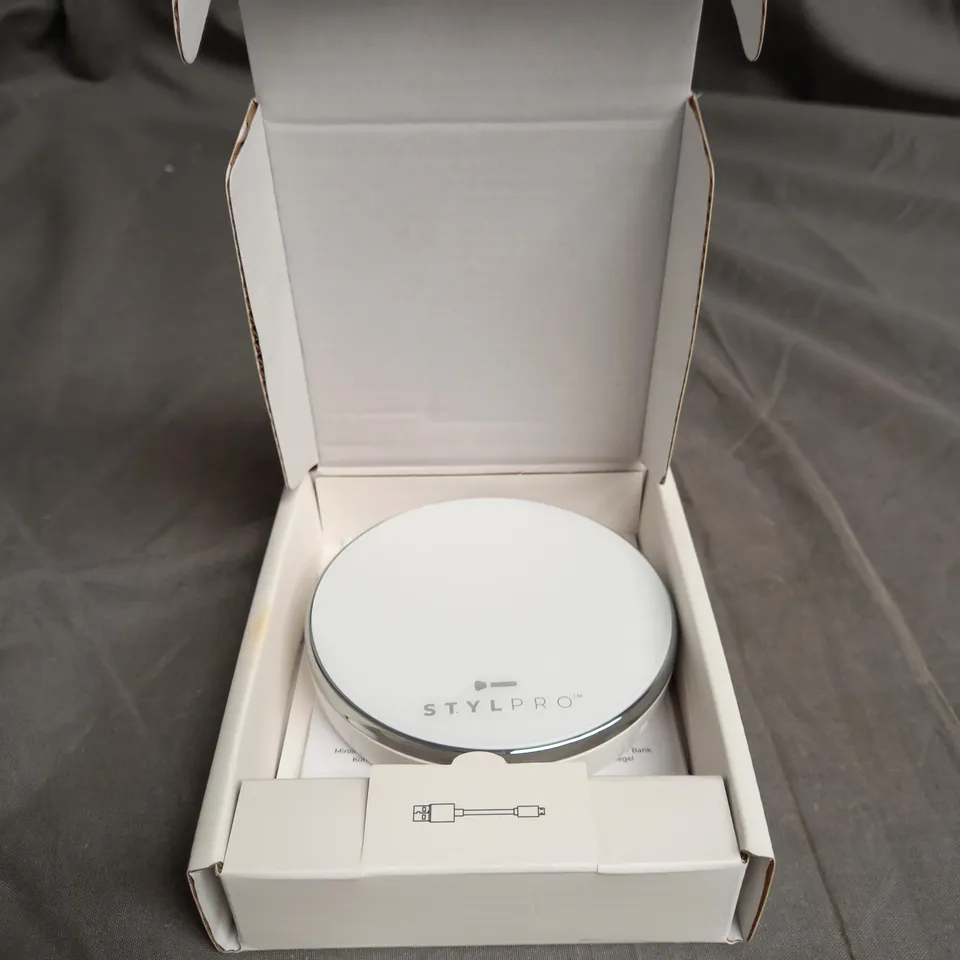 STYLPRO FLIP 'N' CHARGE POWER BANK LED MIRROR