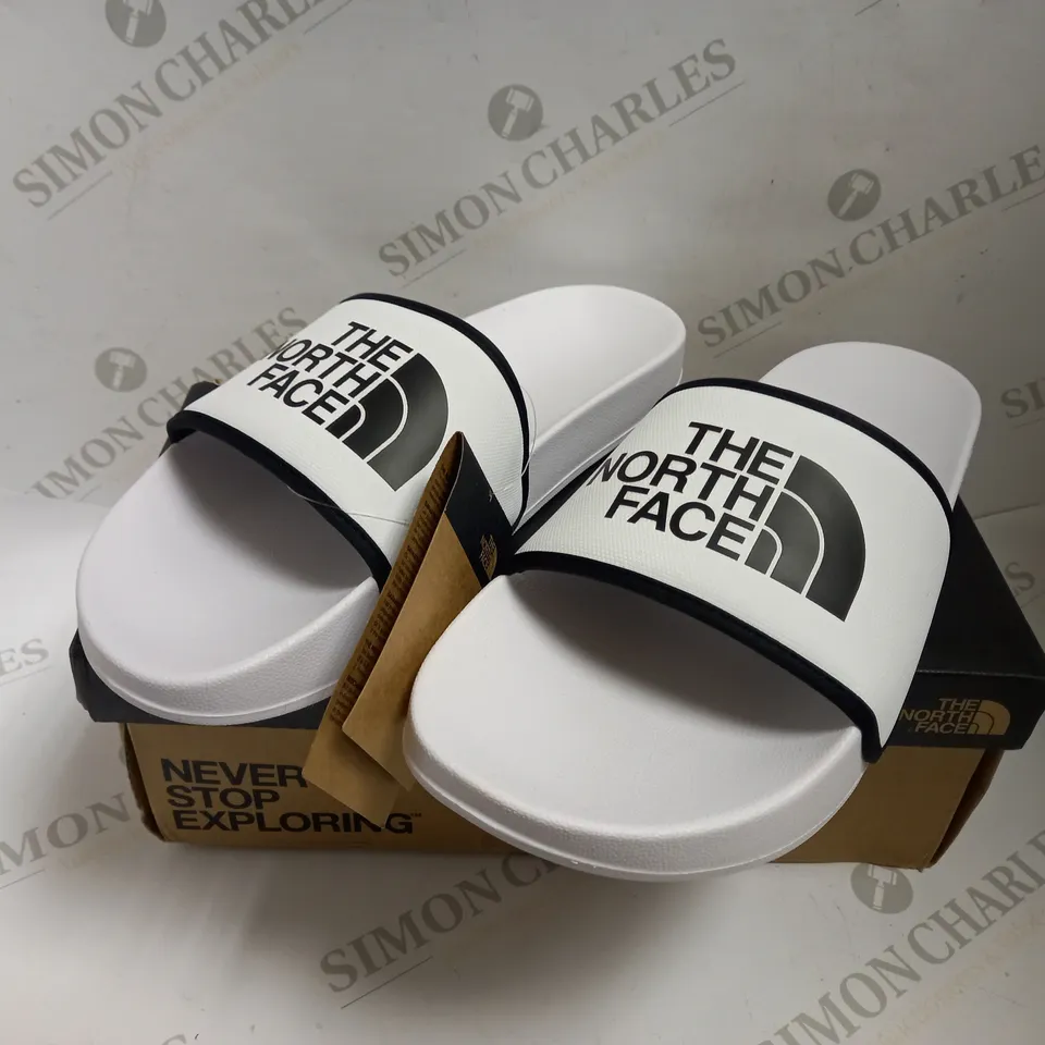 BOXED THE NORTH FACE WHITE BASE CAMP SLIDERS - SIZE 11