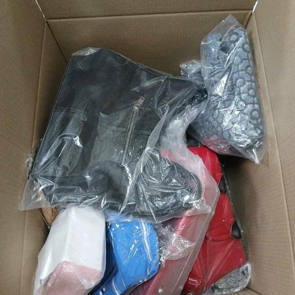 BOX OF APPROXIMATELY 15 ASSORTED HOUSEHOLD ITEMS TO INCLUDE CLOTHING, CHRISTMAS ORNAMENT, BATTERIES ETC