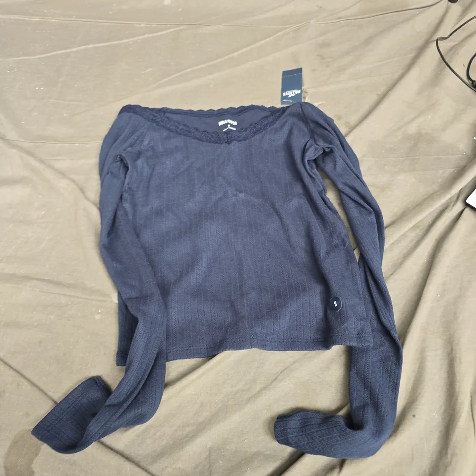 WOMEN'S NAVY KNIT TOP WITH LACE TRIM – SIZE SMALL