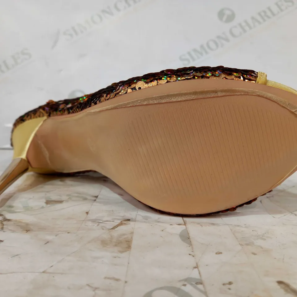 PAIR OF DESIGNER WOMENS SEQUIN HIGH HEELS IN GOLD COLOUR EU SIZE 39