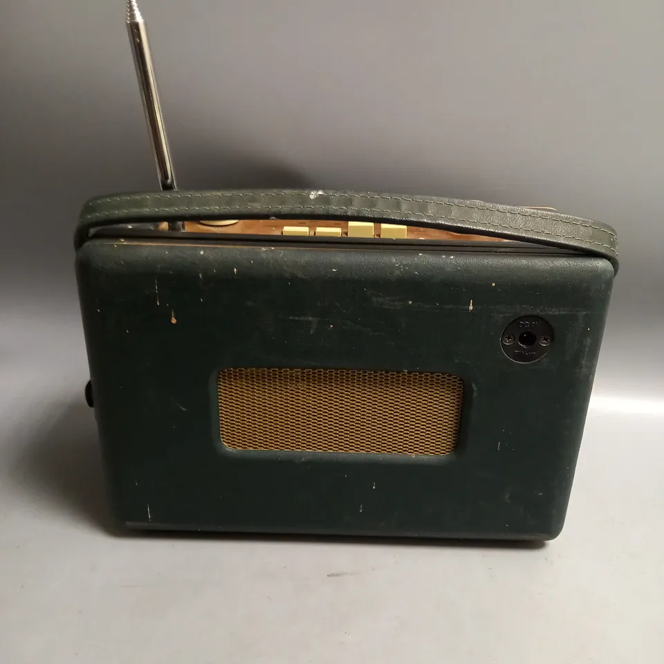 UNBOXED ROBERTS REVIVAL VINTAGE RADIO