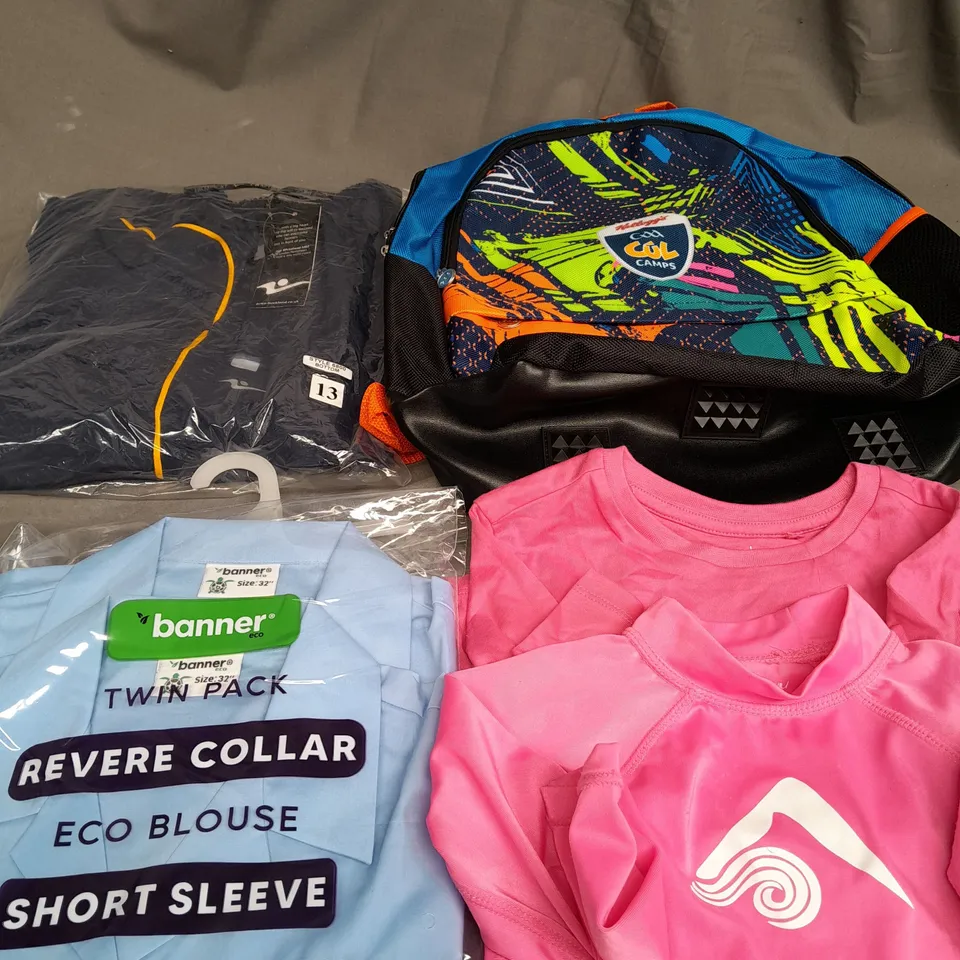 BOX OF APPROX 12 ASSORTED KIDS CLOTHING ITEMS TO INCLUDE - BAG , T-SHIRT , JUMPER ETC