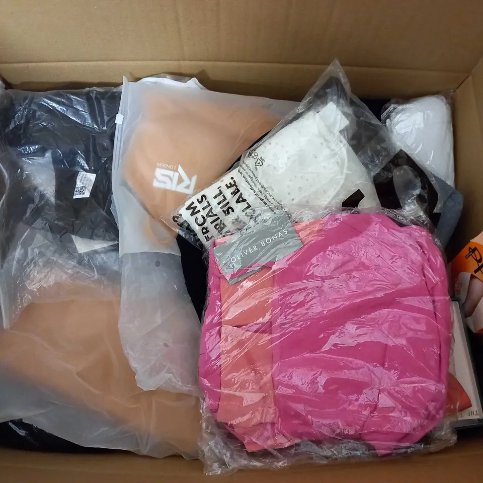 LARGE QUANTITY OF CLOTHING ITEMS TO INCLUDE , SWEATERS, JEANS, T-SHIRTS, ETC