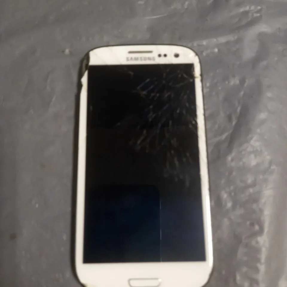 SAMSUNG GALAXY S3 GT-I9300 MOBILE PHONE