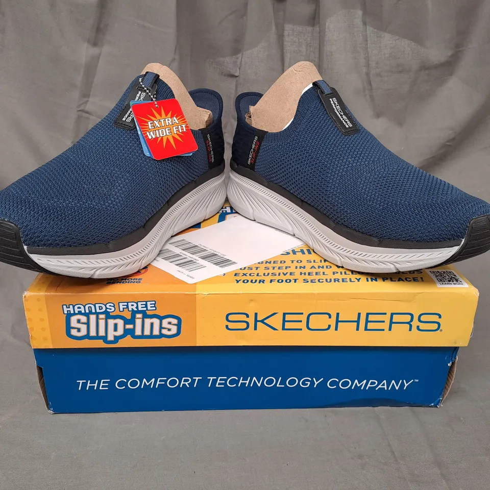 BOXED PAIR OF SKECHERS MAX CUSHIONING PREMIER 2.0 SHOES IN NAVY UK SIZE 9