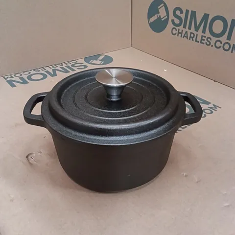 BOXED CAST IRON POT 