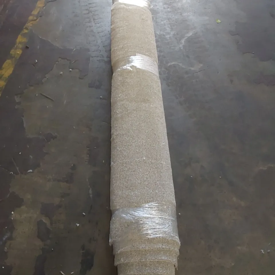 ROLL OF QUALITY ELEGANT TRUTH MINERAL CARPET - APPROXIMATELY 2.1 x 4m