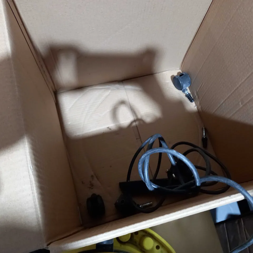 KARCHER WD2 MULTI-PURPOSE VACUUM CLEANER