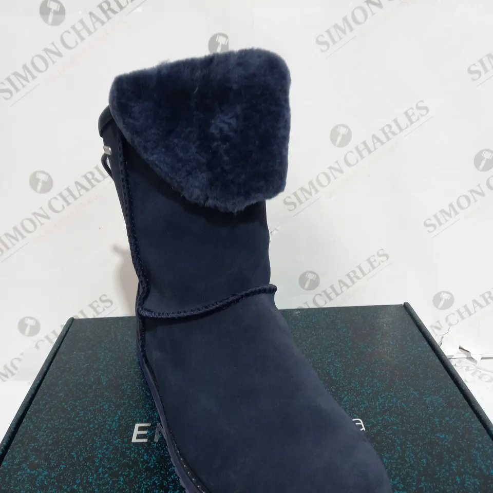BOXED EMU BIRDWOOD WATERPROOF SHEEPSKIN BOOTS - SIZE 8