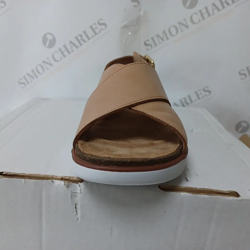 3 CLARKS SHOE BOXES CONTAINING ELAYNE SAND LEATHER SANDALS SIZE 5