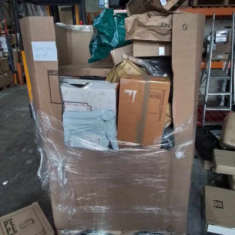 PALLET OF ASSORTED ITEMS TO INCLUDE: NON-WOVEN FABRIC SHOE RACK, TOILET RISER WITH HANDLES, INTELLIGENT FAN LIGHT ETC