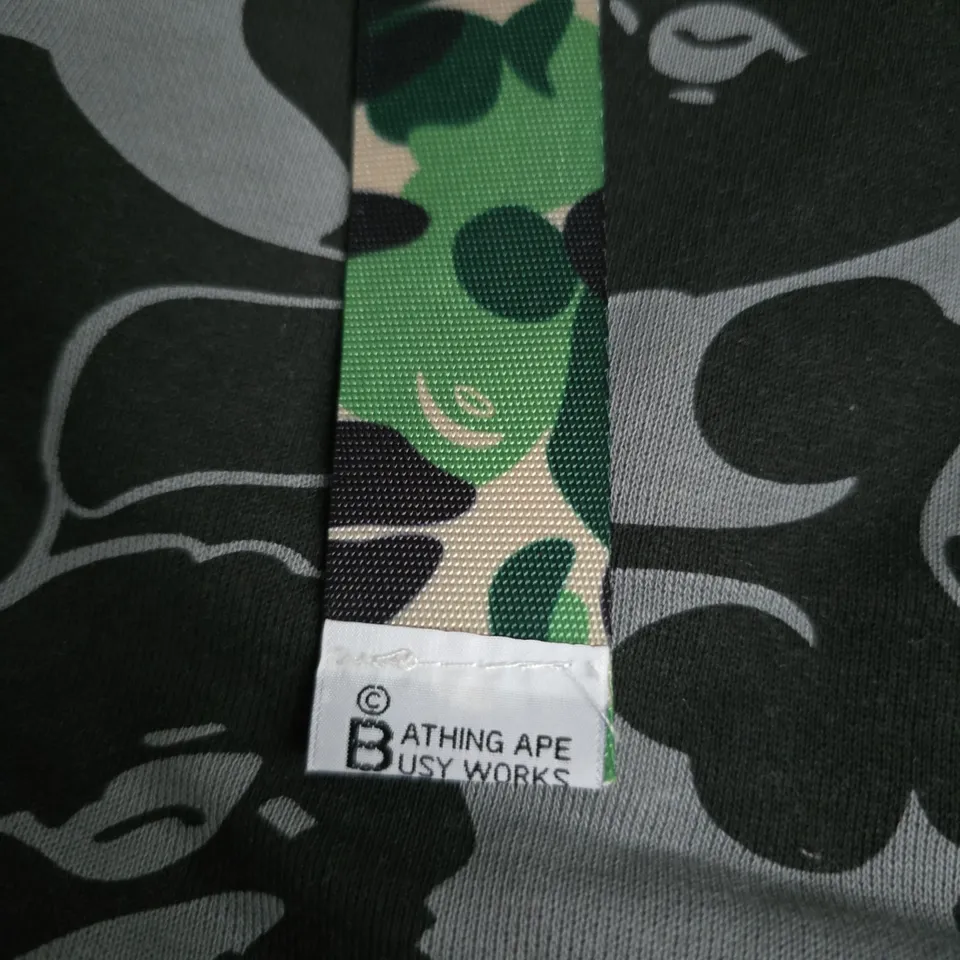 BAPE CAMOUFLAGE SHORTS – WORLD GONE MAD TAG, MEN'S SIZE S 