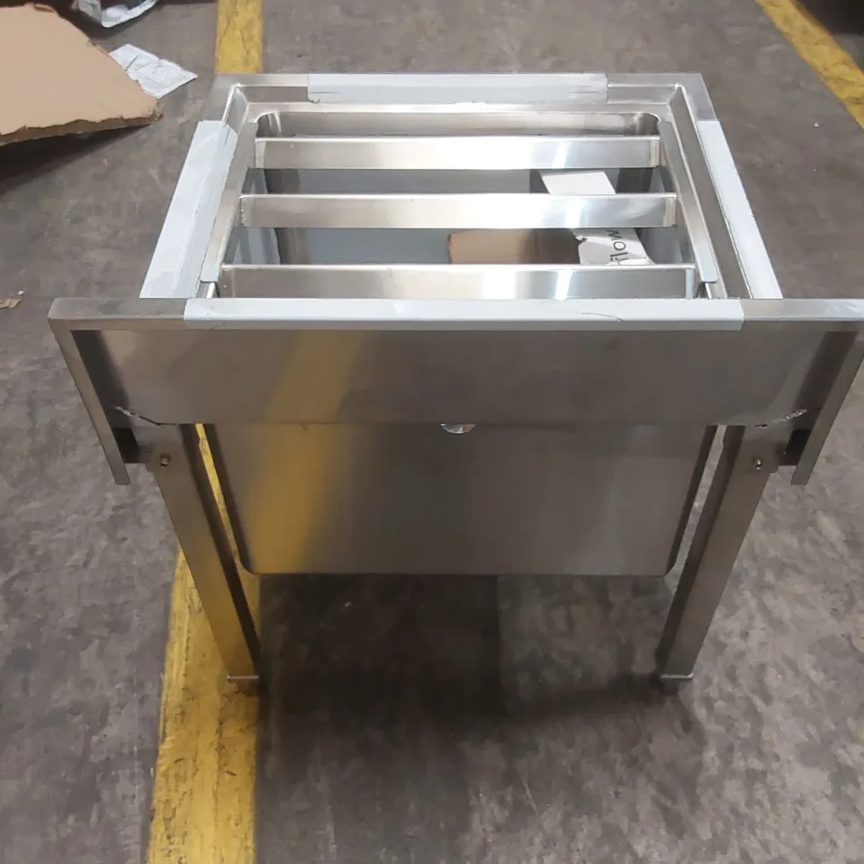 COMMERCIAL STAINLESS STEEL SINK