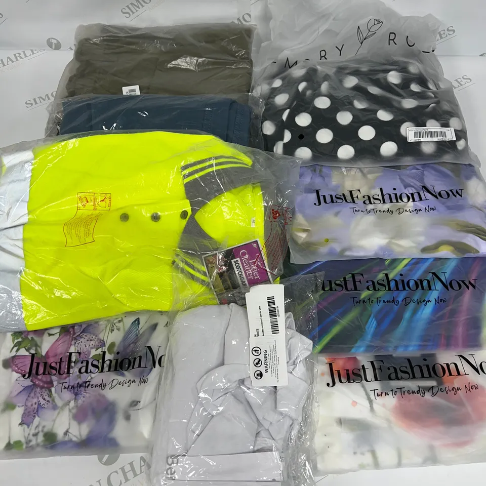 MEDIUM BOX OF ASSORTED CLOTHING TO INCLUDE JUST FASHION NOW,EMERY ROSE AND BERSHKA