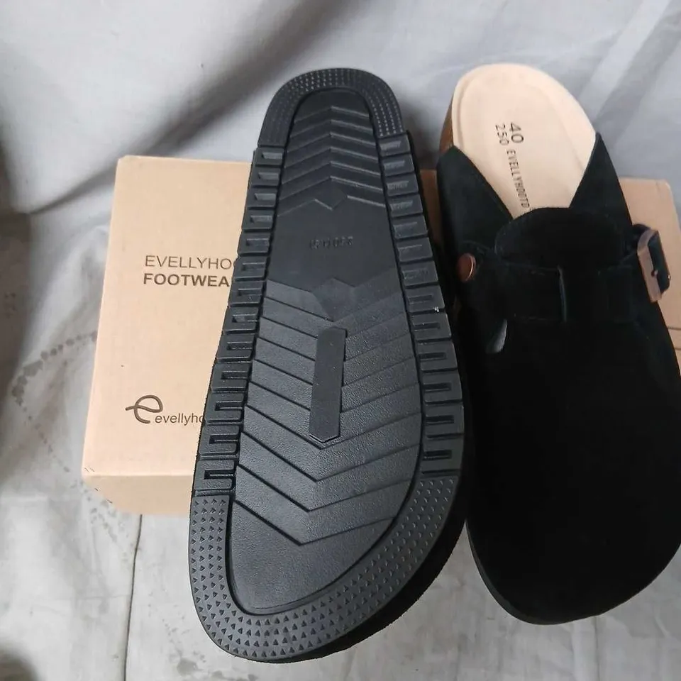 BLACK SUEDE BUCKLE MULE SANDALS – EU 40 