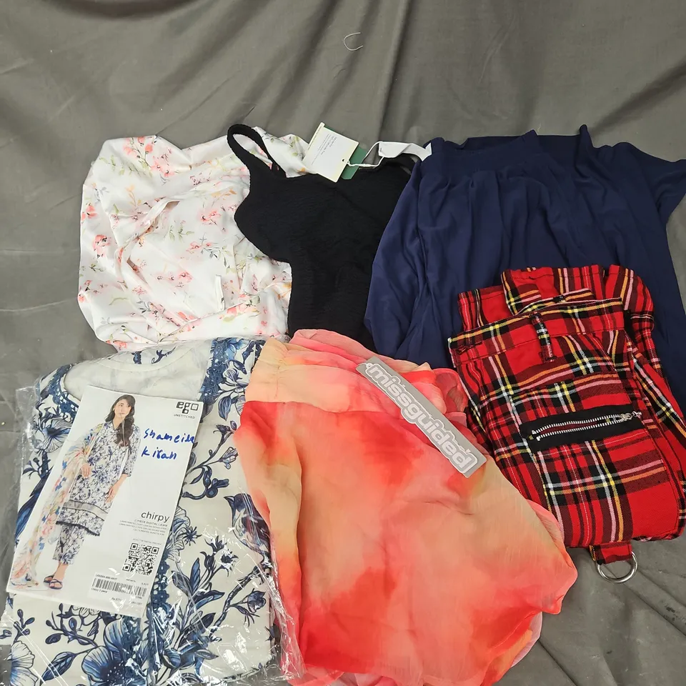 BOX OF APPROXIMATELY 20 ASSORTED CLOTHING ITEMS TO INCLUDE WRAP, TROUSERS, SKIRT, ETC