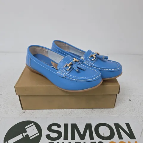 JO & JOE WIDE FIT AZURE BLUE LOAFERS – UK 5