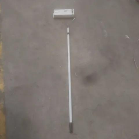 HARRIS WALLS & CEILINGS 9" ROLLER FRAME & SLEEVE ON A POLE