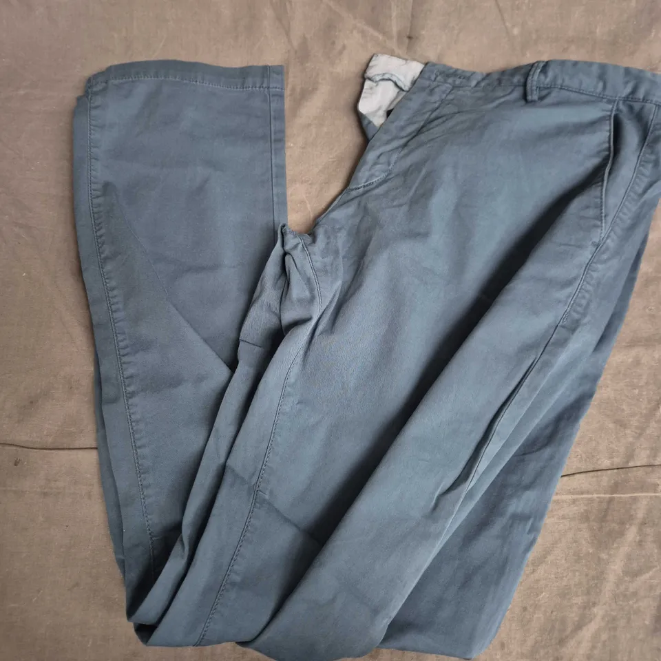 HUGO BOSS MENS TROUSERS – LIGHT BLUE/GREY, SIZE UK 52