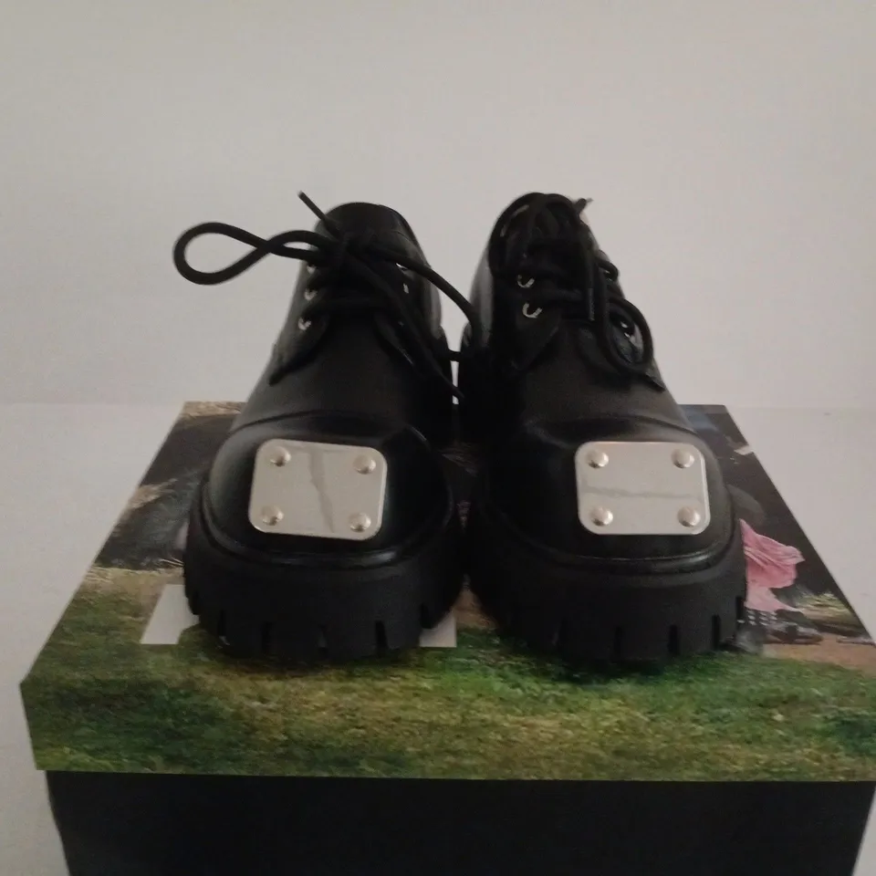 BOXED PAIR OF GEHRMAN METAL CAP CHUNKY SHOES - BLACK, UK SIZE 6