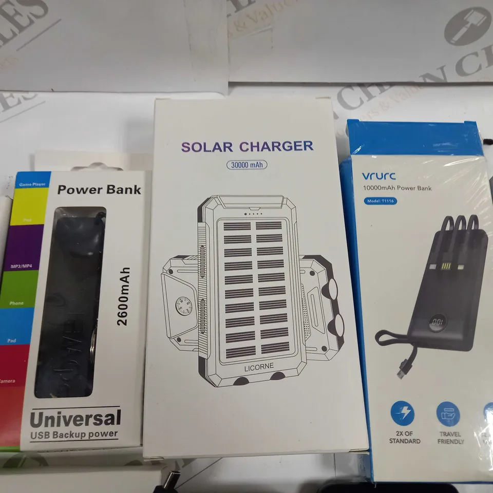 LOT OF 12 ASSORTED POWERBANKS 