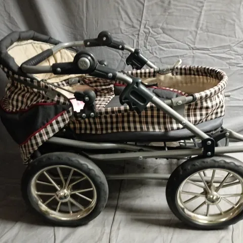 VINTAGE BABY PRAM WITH CHECKERED FABRIC AND METAL CHASSIS