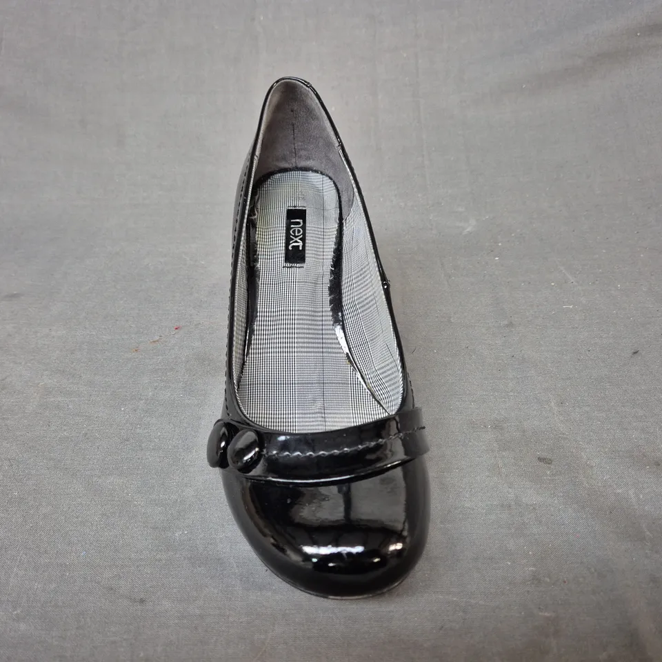 BOXED PAIR OF NEXT HEELED SHOES IN BLACK UK SIZE 5.5