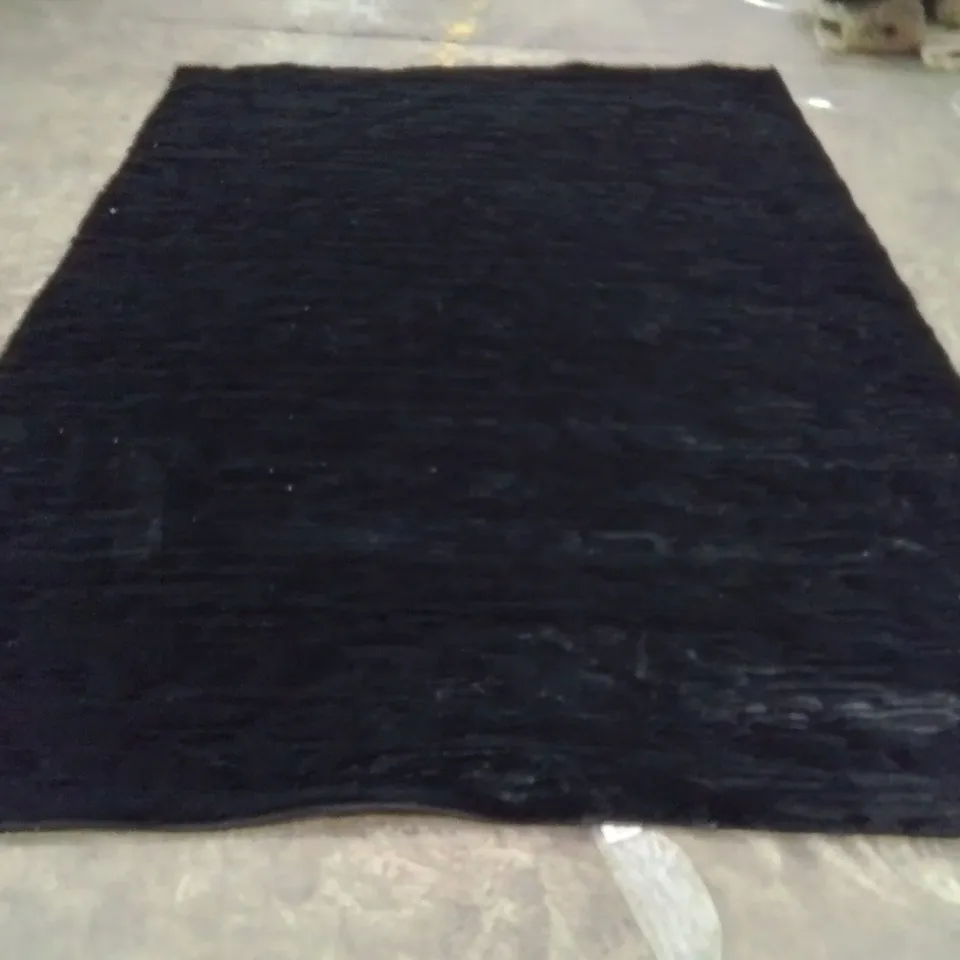 QUALITY DESIGNER AREA RUG - APPROXIMATELY 290X200CM