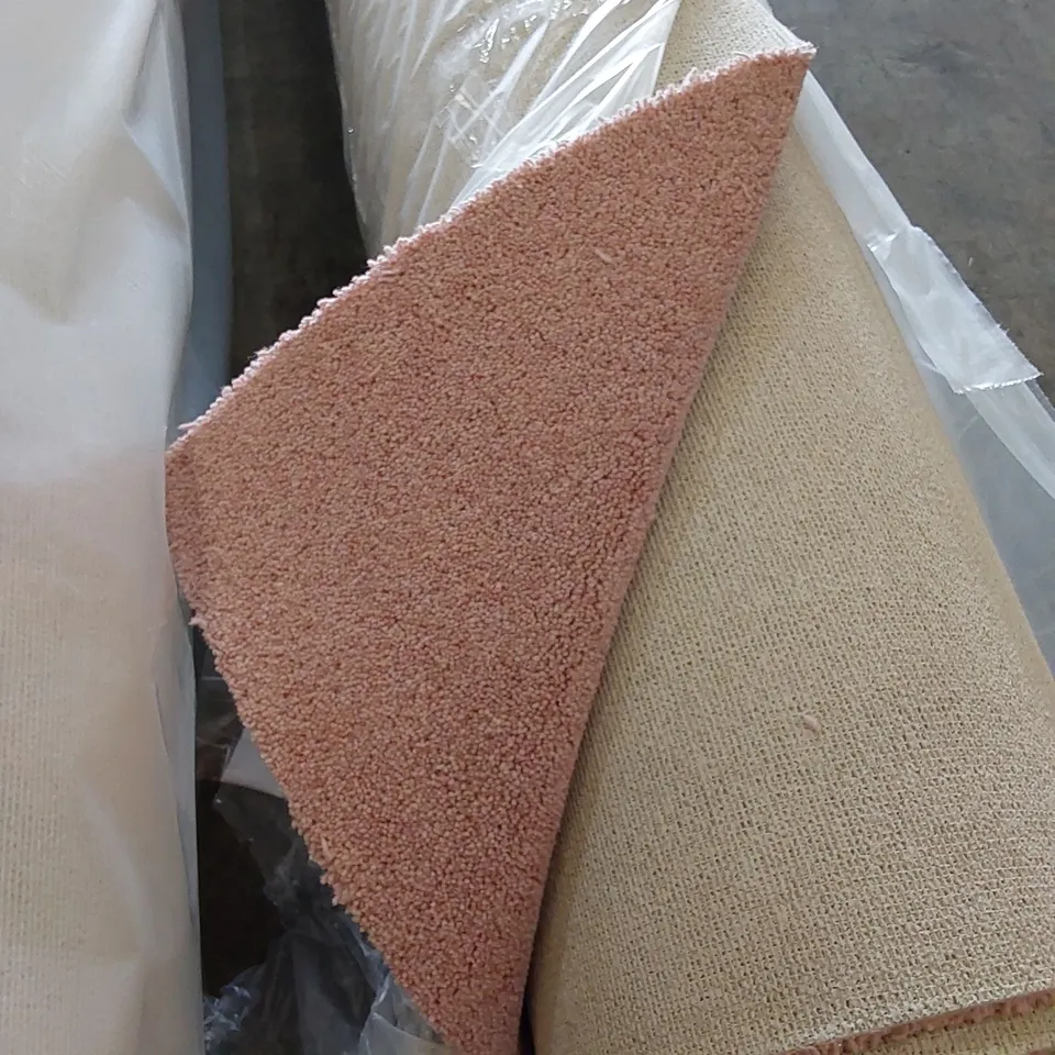 ROLL OF QUALITY TUDOR TWIST REGAL ENGLISH ROSE CARPET // SIZE: APPROXIMATELY 4 X 4.8m