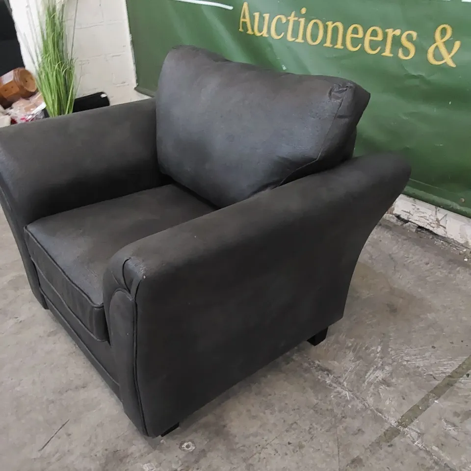 DESIGNER SLEEK CONTEMPORARY ARMCHAIR 