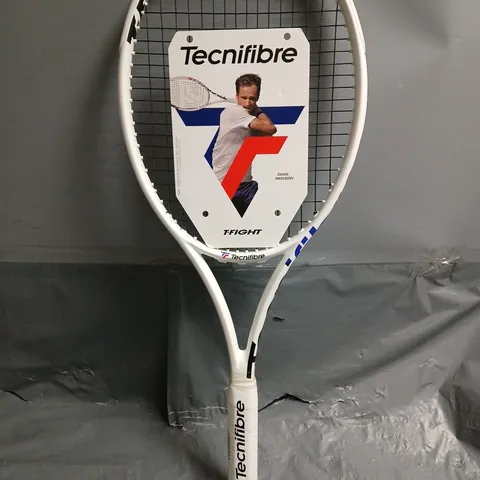 TECHNIFIBRE 300 ISOFLEX GRIP 4 TENNIS RACKET
