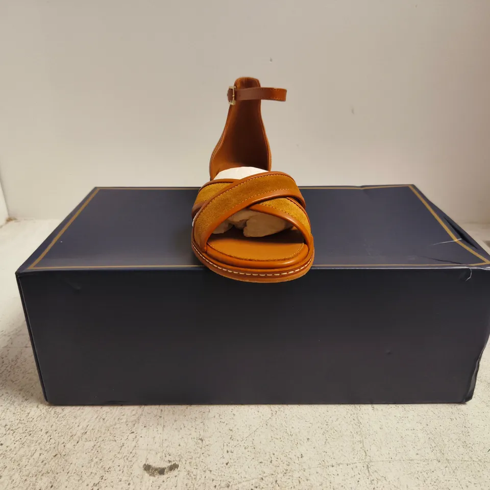 BOXED PAIR OF FAIRFAX & FAVOR WOMENS VELENCIA SANDALS IN TAN SUEDE SIZE UK 3