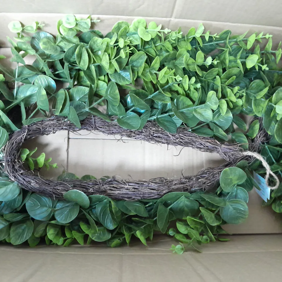 BOXED EUCALYPTUS CHRISTMAS GARLAND – 180 CM