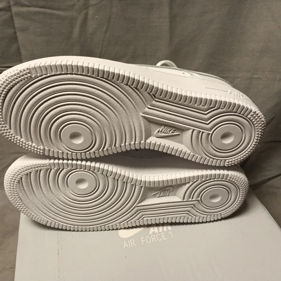 NIKE AIR FORCE 1 LE (GS) WHITE/WHITE IN KIDS' TRAINERS UK 4