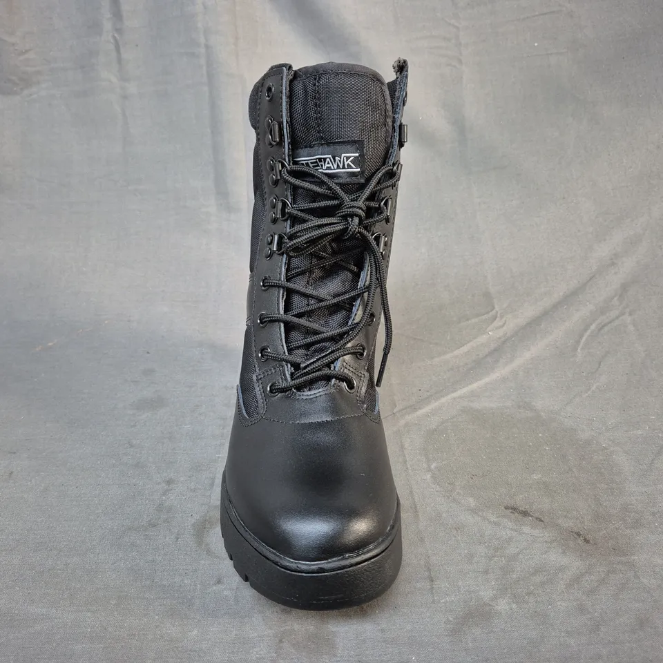 BOXED PAIR OF NITEHAWK MILITARY PATROL COMBAT BOOTS IN BLACK UK SIZE 7