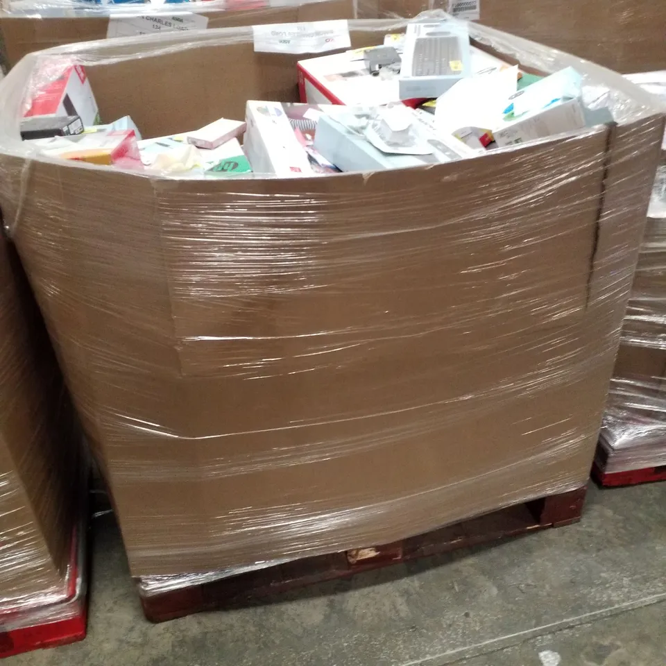 PALLET CONTAINING ASSORTED ELECTRICAL PRODUCTS INCLUDING PRINTERS, KEYBOARD, AERIAL, HEADPHONES, ALARM CLOCK & CABLES