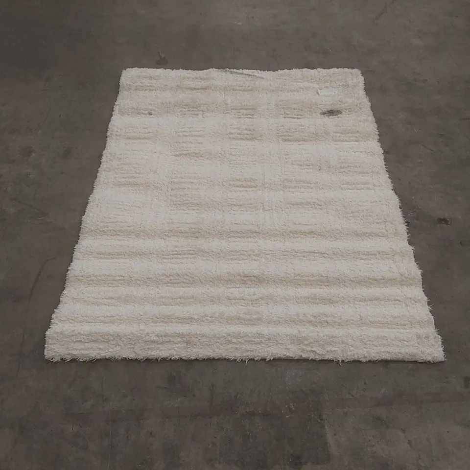 QUALITY DESIGNER AREA RUG - APPROXIMATELY 160 x 120cm