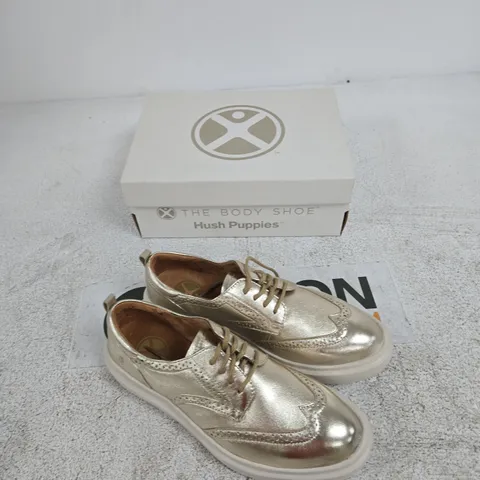 HUSH PUPPIES WOMEN'S JOY WINGTIP SHOES – CHAMPAGNE LEATHER, UK 7 (US 9, EUR 41)