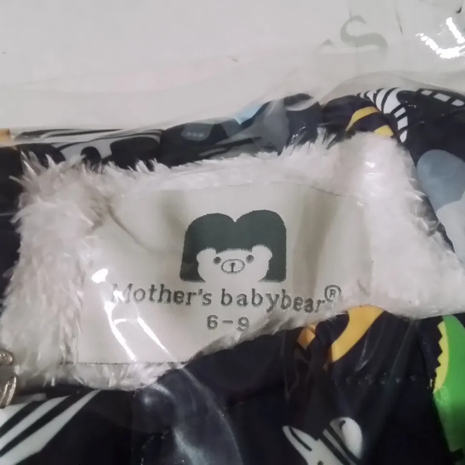 BRAND NEW CHILDREN'S SNOW SUIT/ALL IN ONE (6-9 MONTHS) 