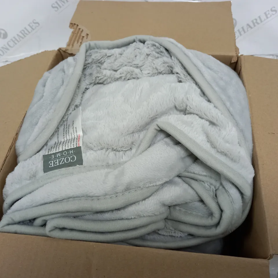 COZEE HOME VELVETSOFT HEATED THROW IN LIGHT GREY