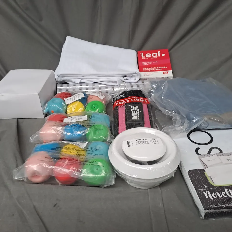 BOX OF APPROXIMATELY 15 ITEMS TO INCLUDE: DOG TOYS, LEAF DETERGENT SHEETS & ANKLE STRAPS