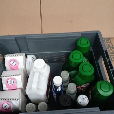 BOX OF APPROXIMATELY 10 ASSORTED GOODS INCLUDING FAIRY SKIP THE SOAK REFILL, CLEAN DROP CLEANING AID AND GNAT STOP PLANT POT SOIL WASH