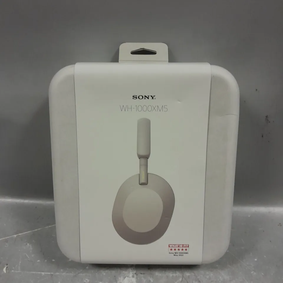 SEALED SONY WH-1000XM5 NOISE CANCELLING HEADPHONES IN SILVER