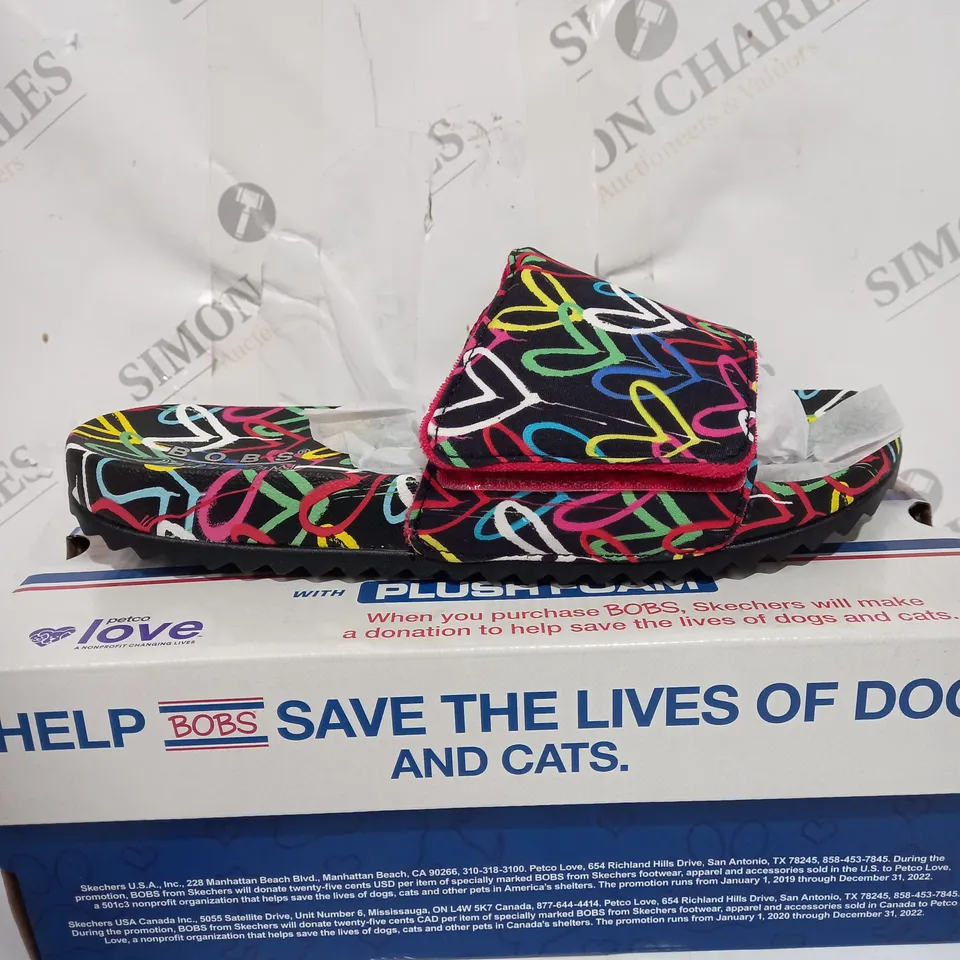 SKETCHERS POP UP SLIDERS IN BLACK & MULTI COLOURED HEARTS - SIZE 7